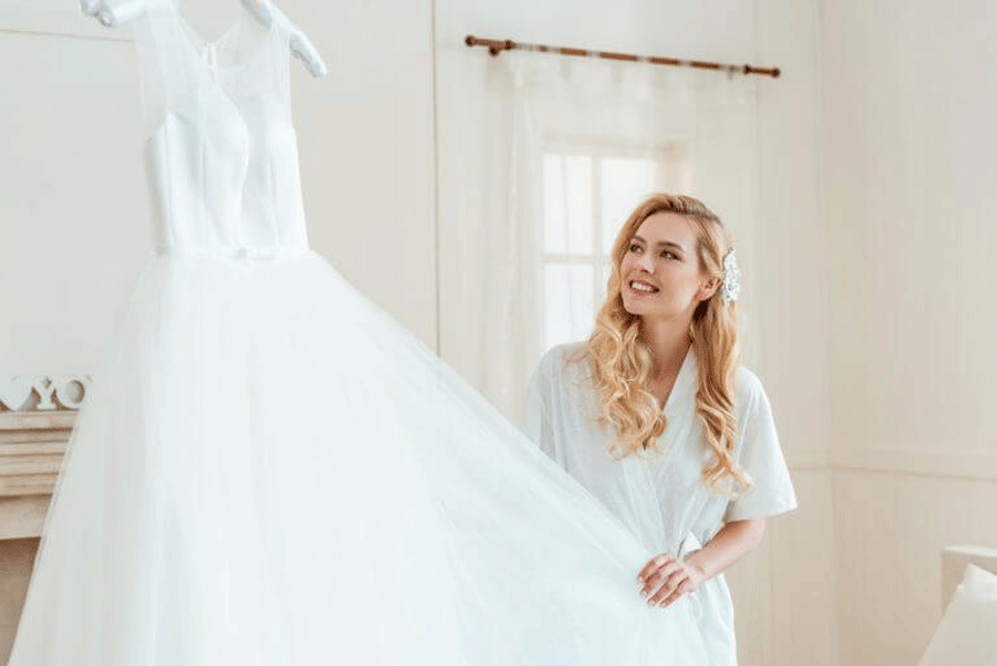 Bí quyết giặt áo cưới cô dâu tại nhà để lưu giữ kỷ niệm đáng nhớ |  Cleanipedia